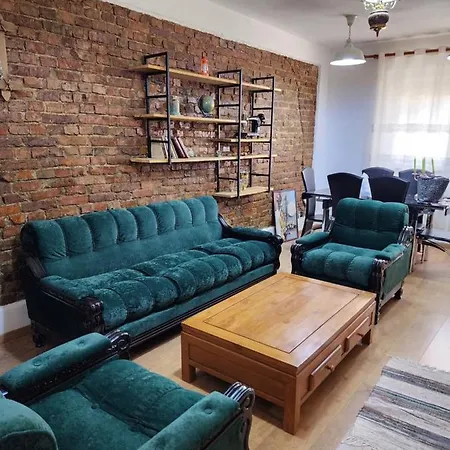 Gogh Apartament * Τίρανα